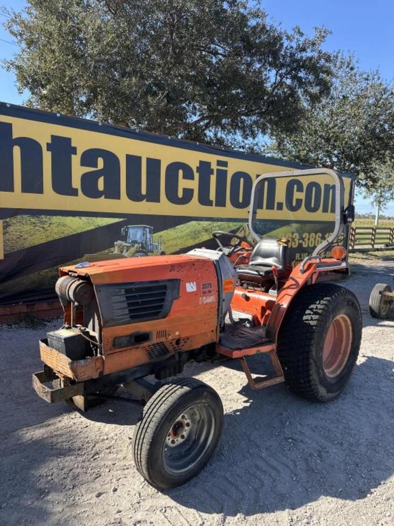 Image of Kubota L3010 Primary image