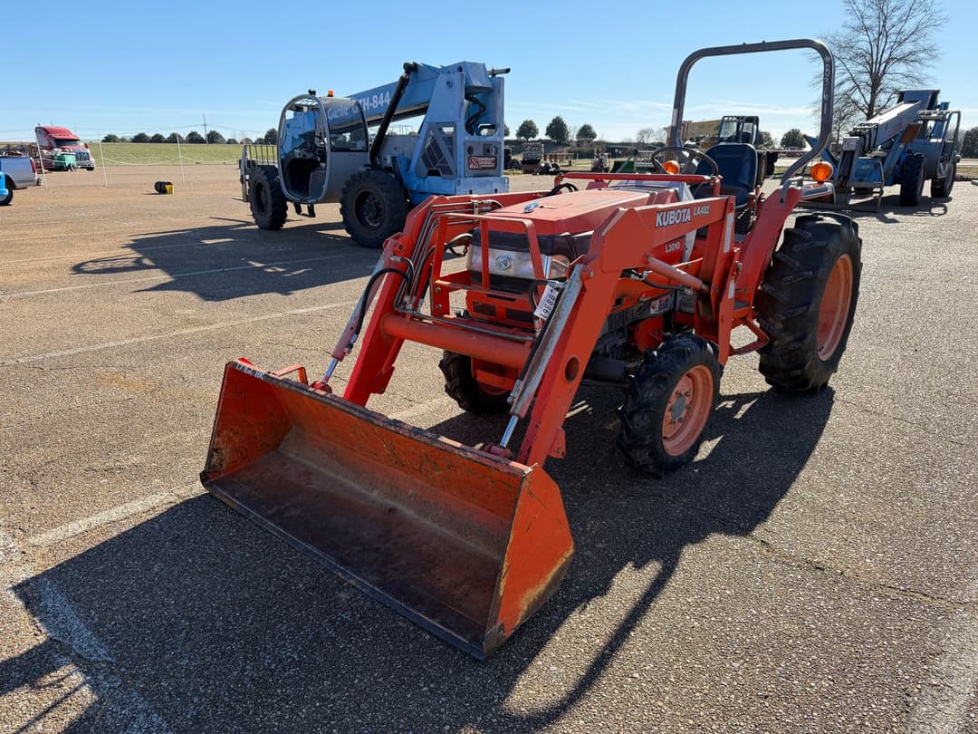 Image of Kubota L3010 Primary image