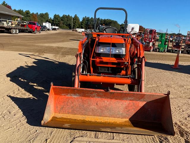 Image of Kubota L3010D equipment image 1