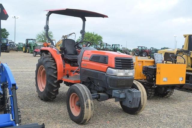 Image of Kubota L3130 equipment image 3