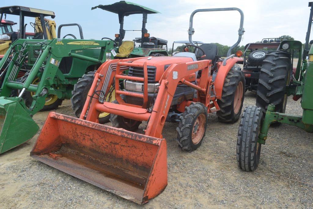 Image of Kubota L3130 Primary image