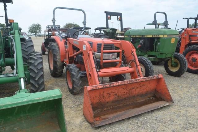 Image of Kubota L3130 equipment image 3