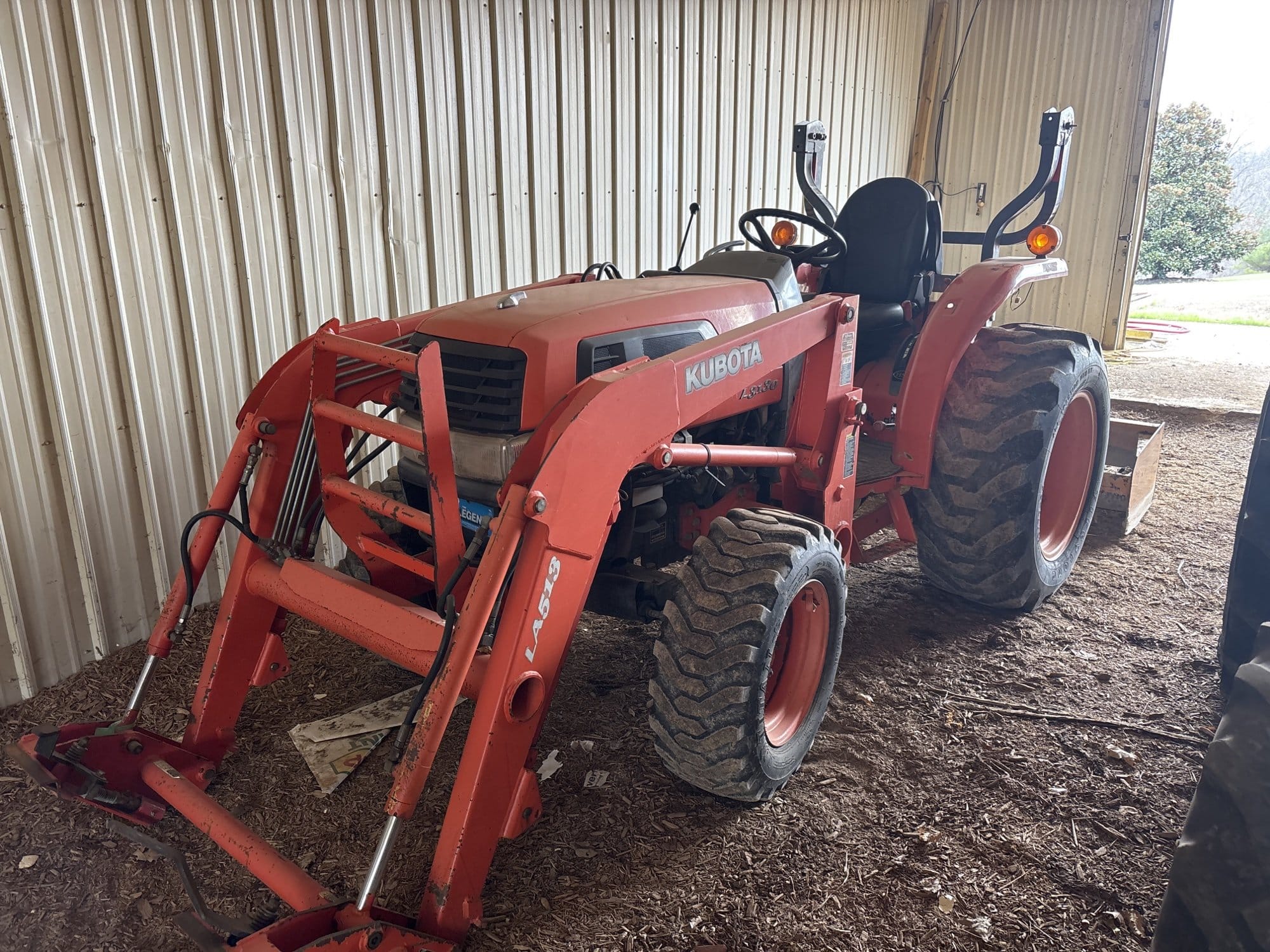 Kubota L3130 Equipment Image0