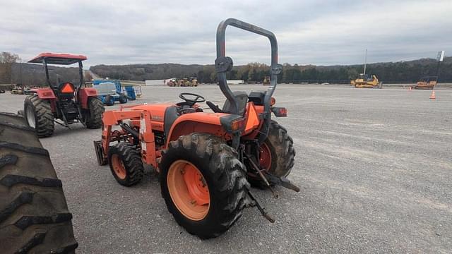 Image of Kubota L3130 equipment image 3