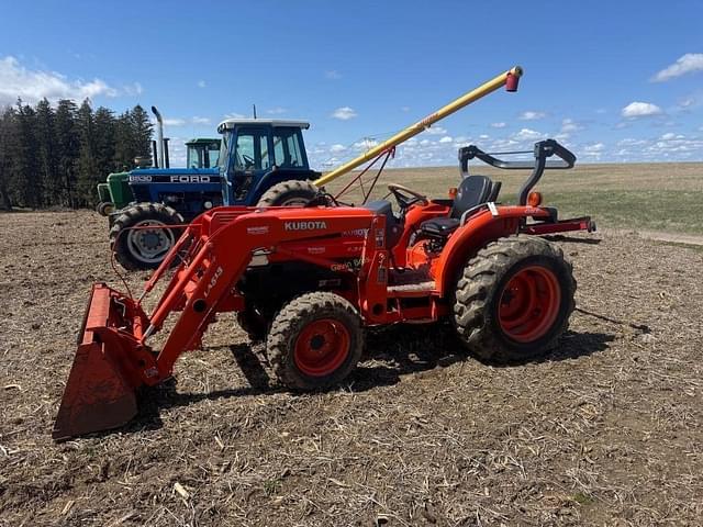 Image of Kubota L3130 equipment image 1