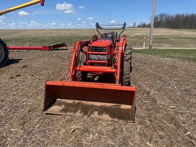 Image of Kubota L3130 equipment image 2