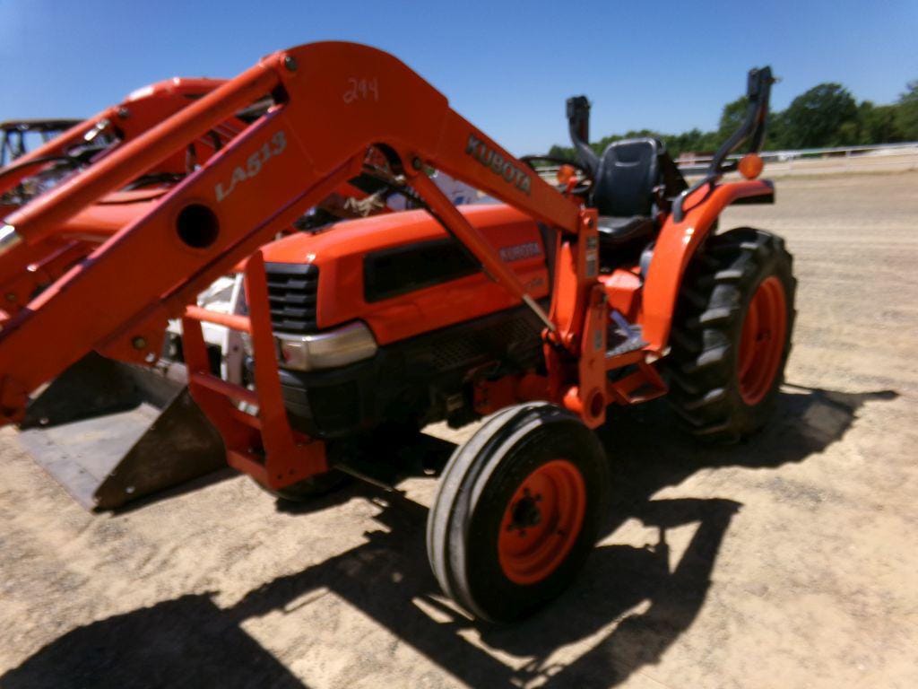 Main image Kubota L3130