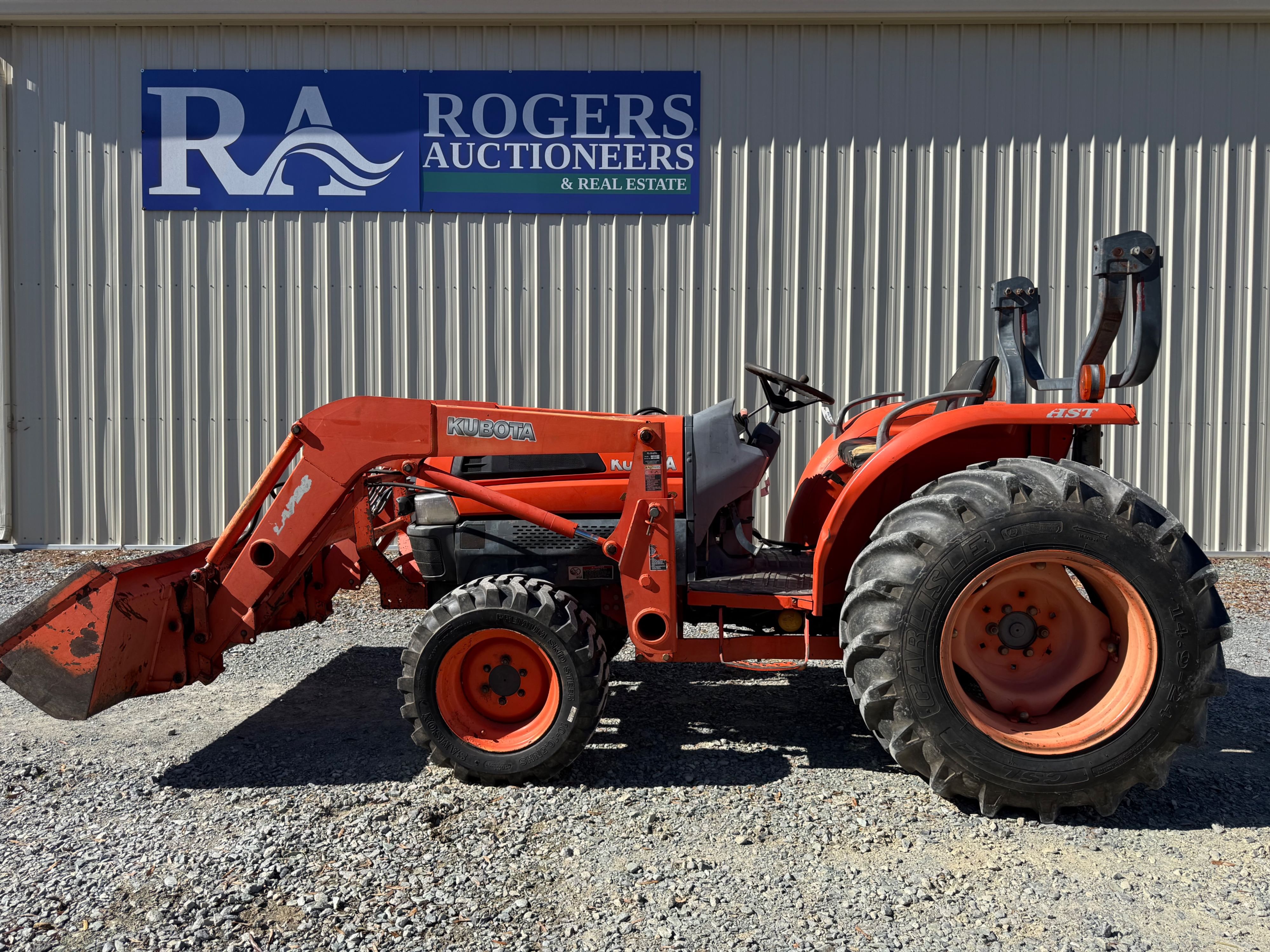 Kubota L3130 Equipment Image0