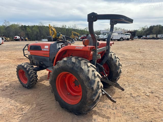 Image of Kubota L3130D equipment image 3