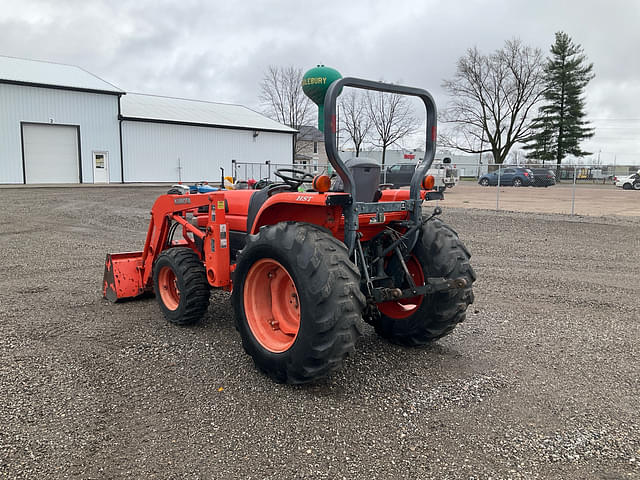 Image of Kubota L3130D equipment image 2