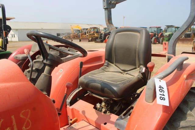 Image of Kubota L3200 equipment image 3
