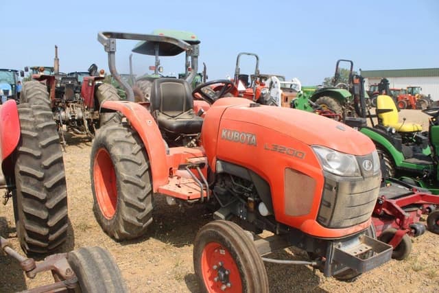 Image of Kubota L3200 equipment image 1