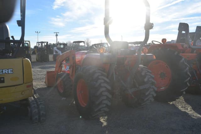 Image of Kubota L3200 equipment image 1