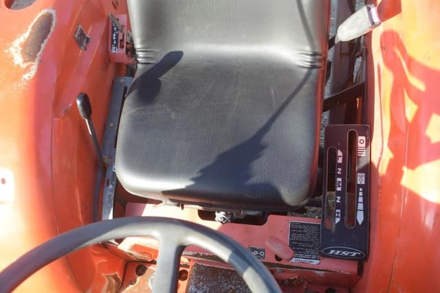 Image of Kubota L3200 equipment image 4