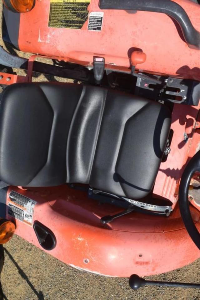 Image of Kubota L3200 equipment image 4
