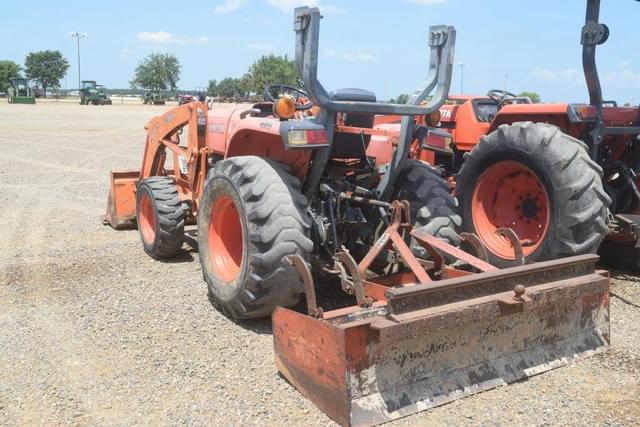 Image of Kubota L3200 equipment image 1