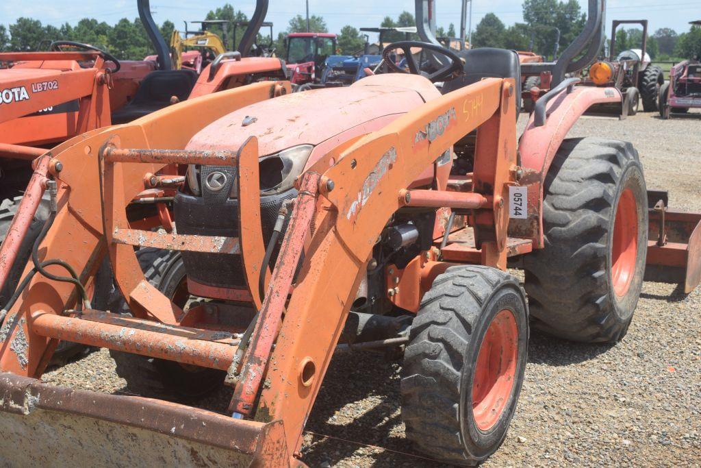 Image of Kubota L3200 Primary image