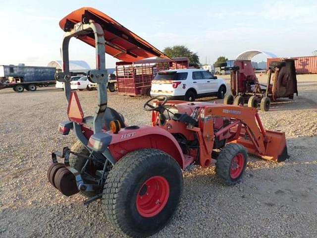 Image of Kubota L3200 equipment image 2