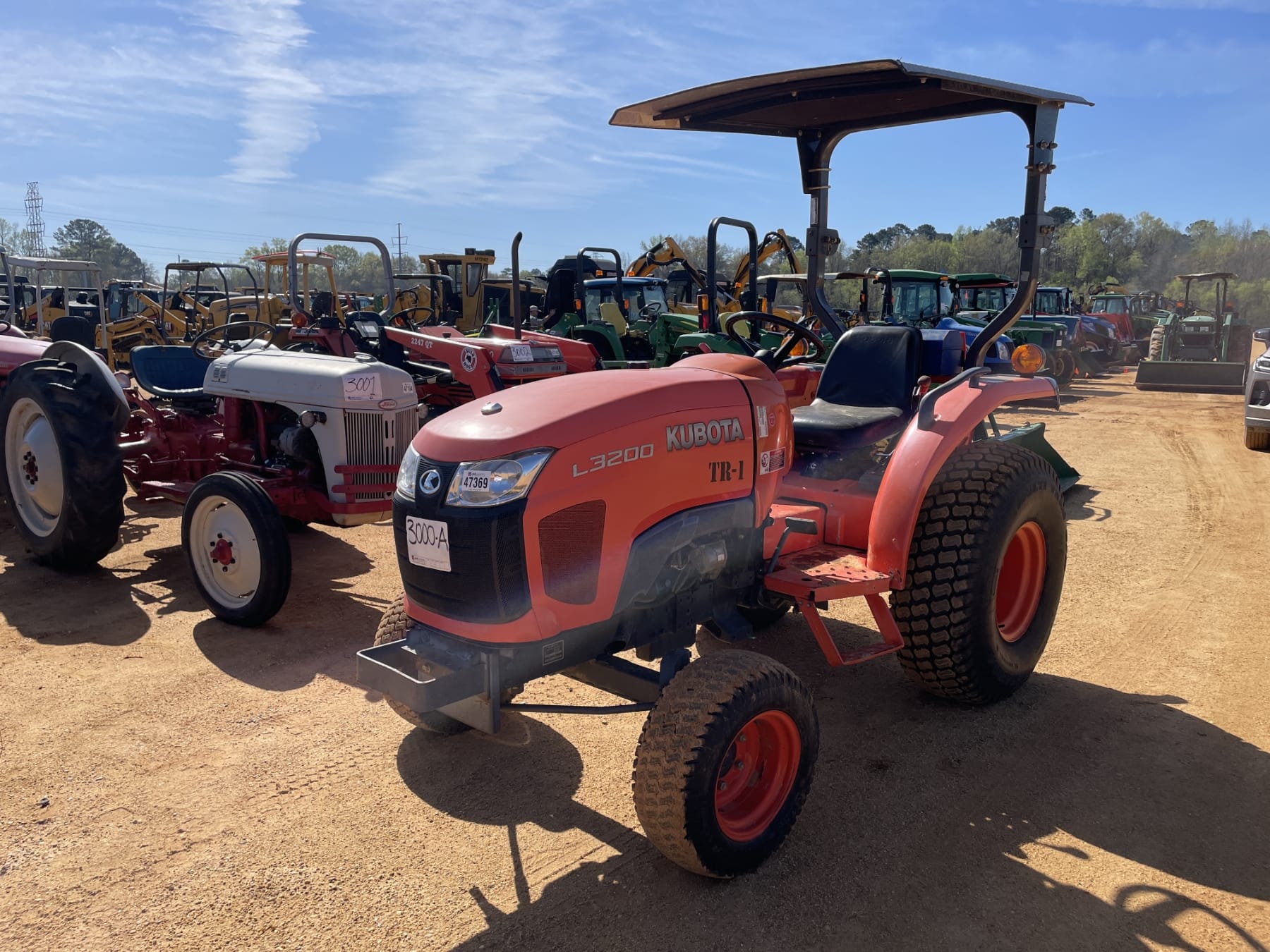 Main image Kubota L3200