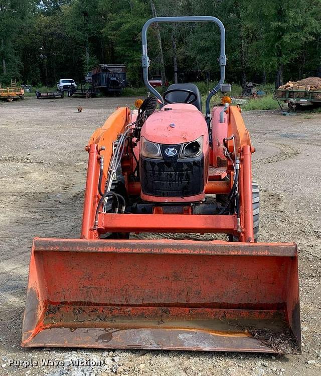 Image of Kubota L3200 equipment image 1