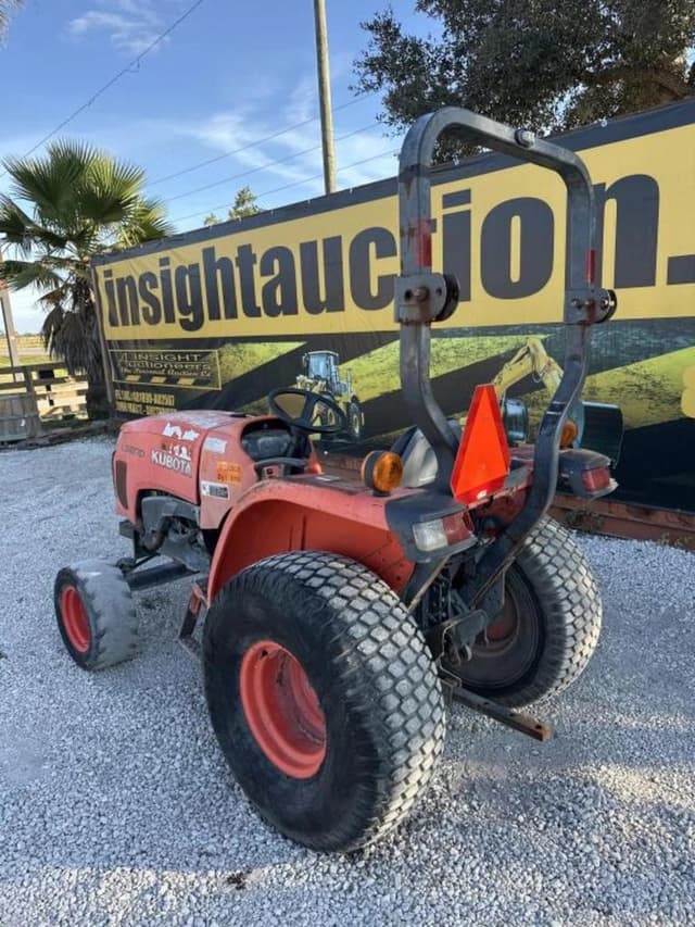 Image of Kubota L3200 equipment image 1