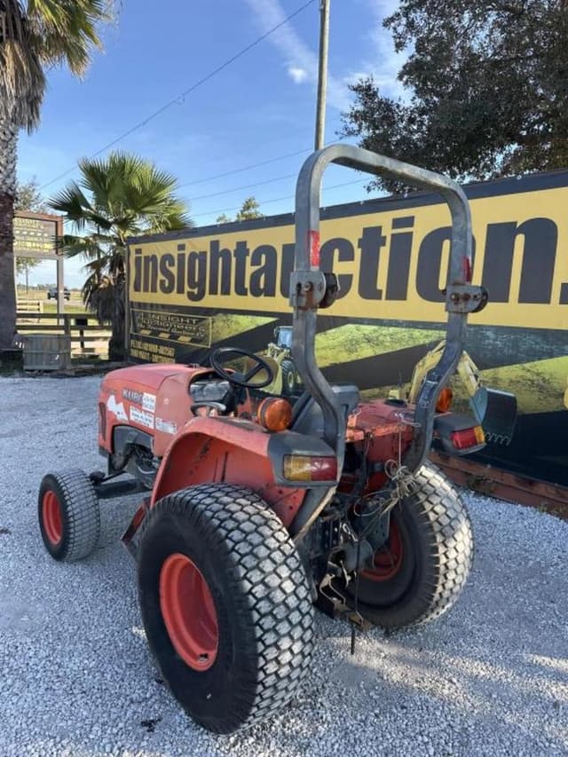 Image of Kubota L3200 equipment image 1