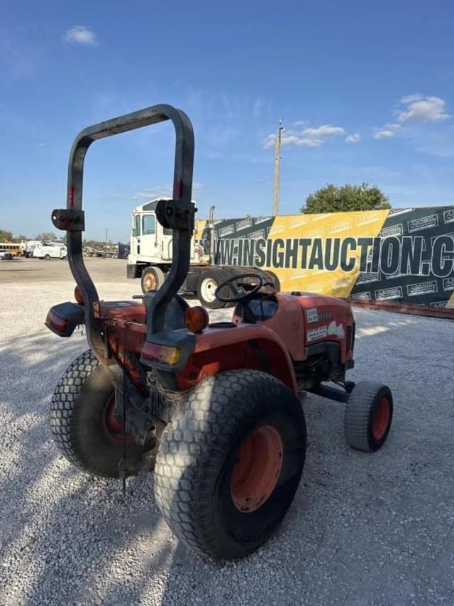 Image of Kubota L3200 equipment image 3