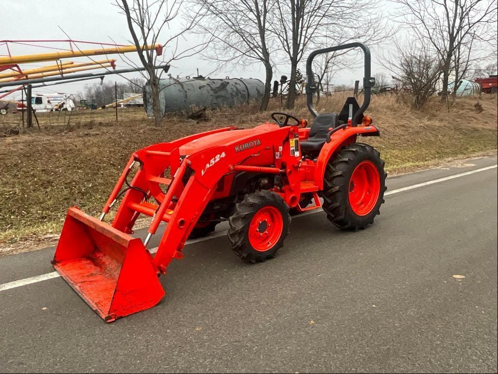 Kubota L3200D Equipment Image0