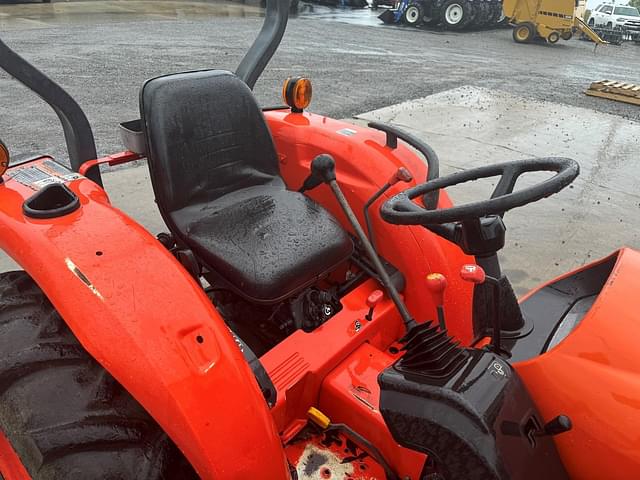 Image of Kubota L3200 equipment image 1