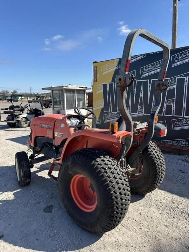 Image of Kubota L3200 equipment image 1