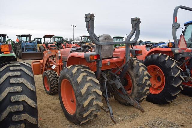 Image of Kubota L3240 equipment image 1