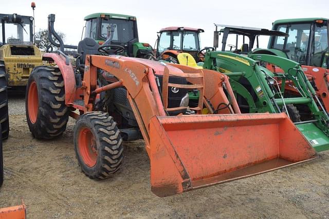 Image of Kubota L3240 equipment image 3