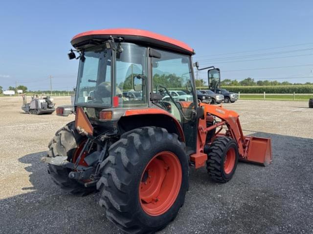 Image of Kubota L3240 equipment image 3