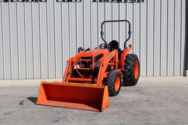 Image of Kubota L3240D equipment image 2