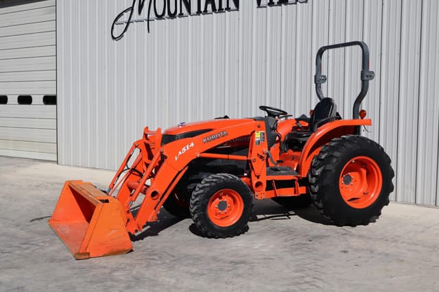 Image of Kubota L3240D equipment image 3