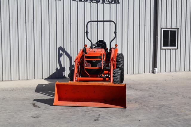 Image of Kubota L3240D equipment image 1