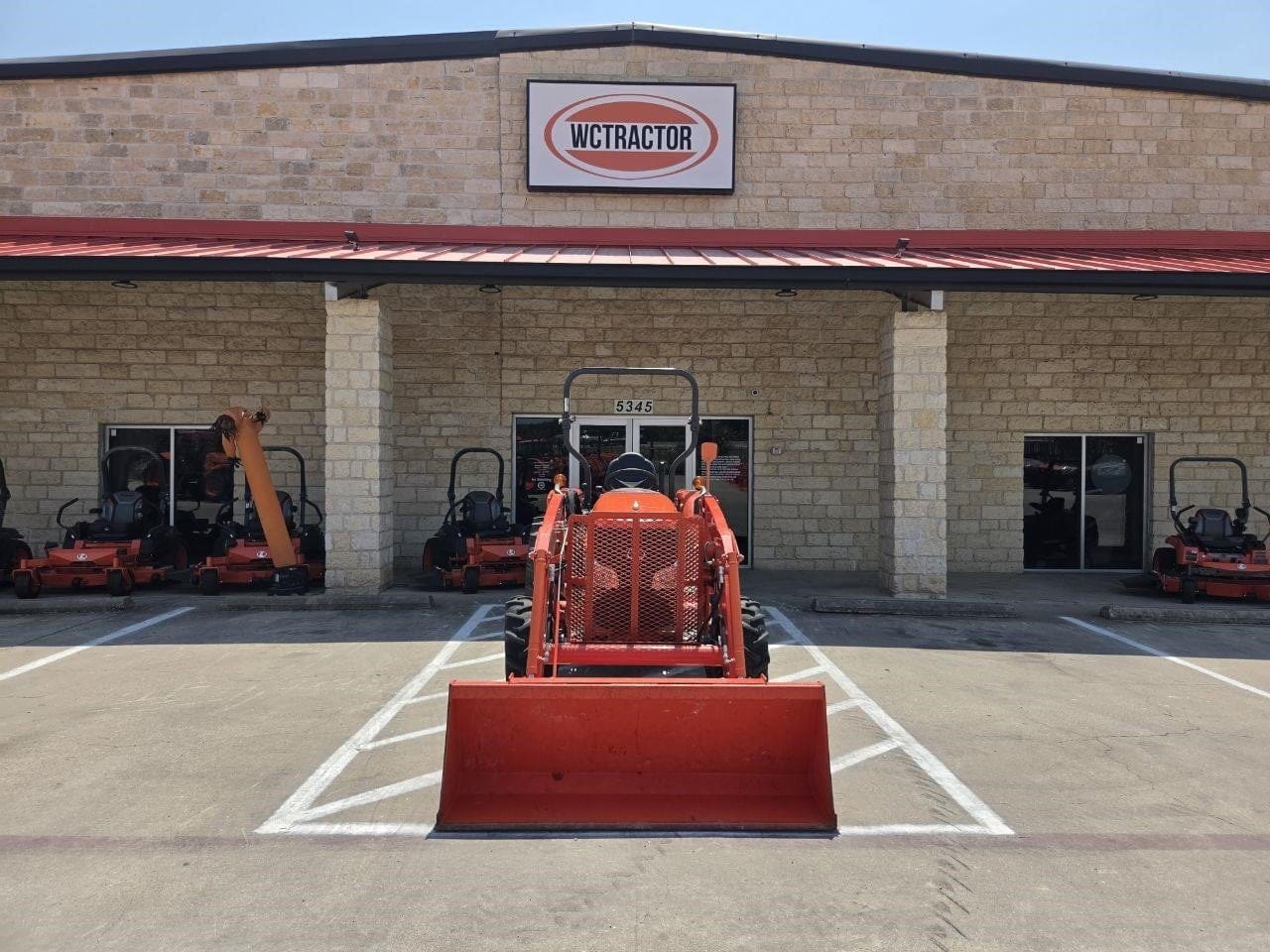 2010 Kubota L3240 Equipment Image0