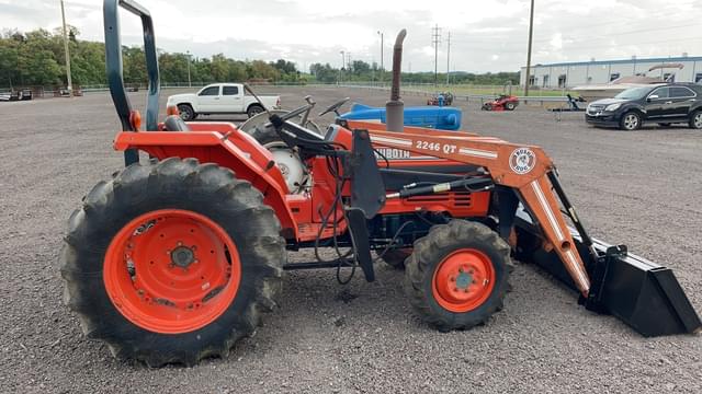 Image of Kubota L3250 equipment image 4