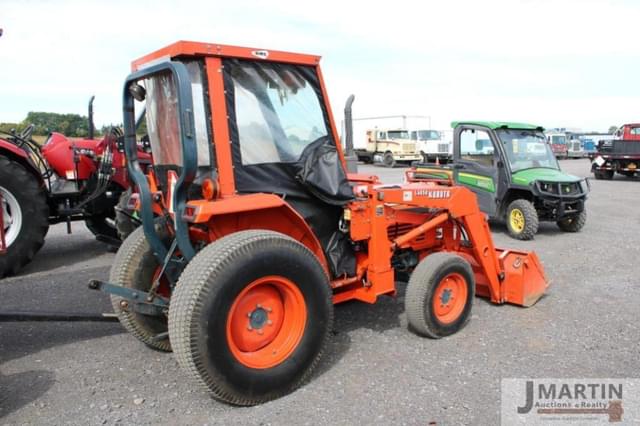 Image of Kubota L3250 equipment image 2