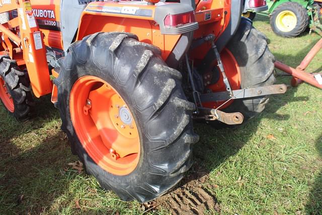 Image of Kubota L3300 equipment image 3