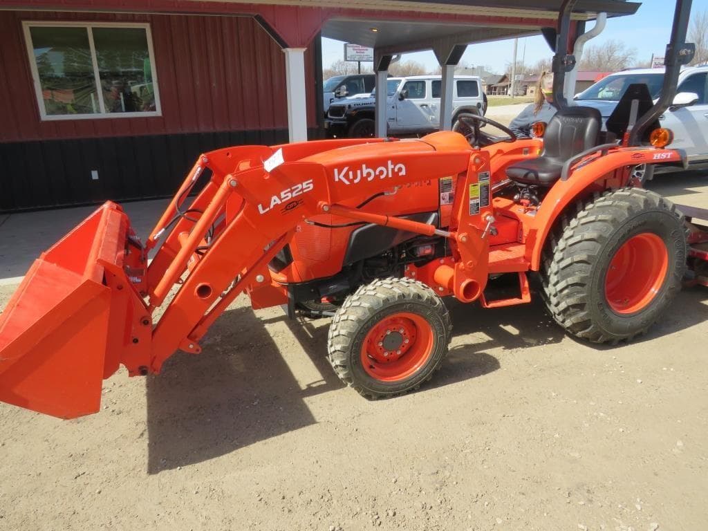 Image of Kubota L3301 Primary image