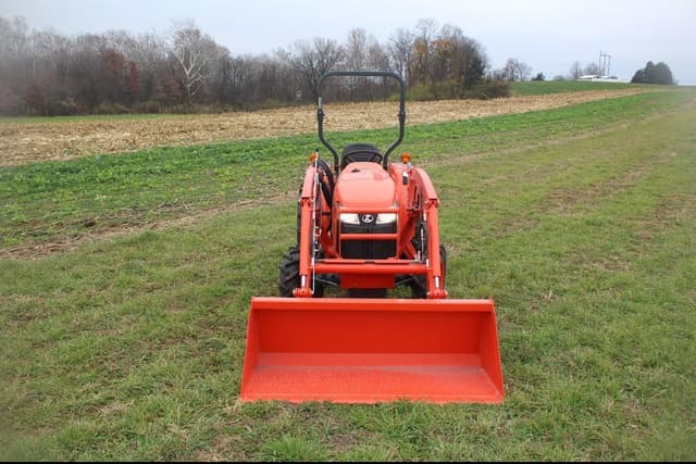 Image of Kubota L3301 equipment image 1