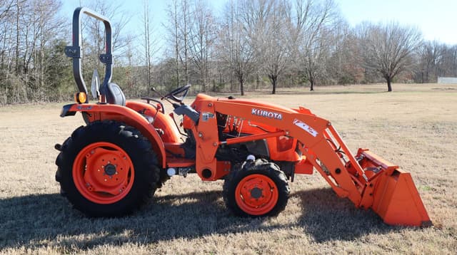 Image of Kubota L3301 equipment image 3