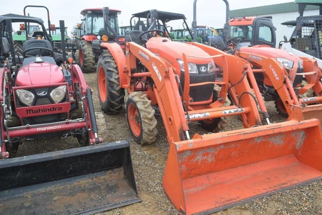 Image of Kubota L3301 equipment image 3
