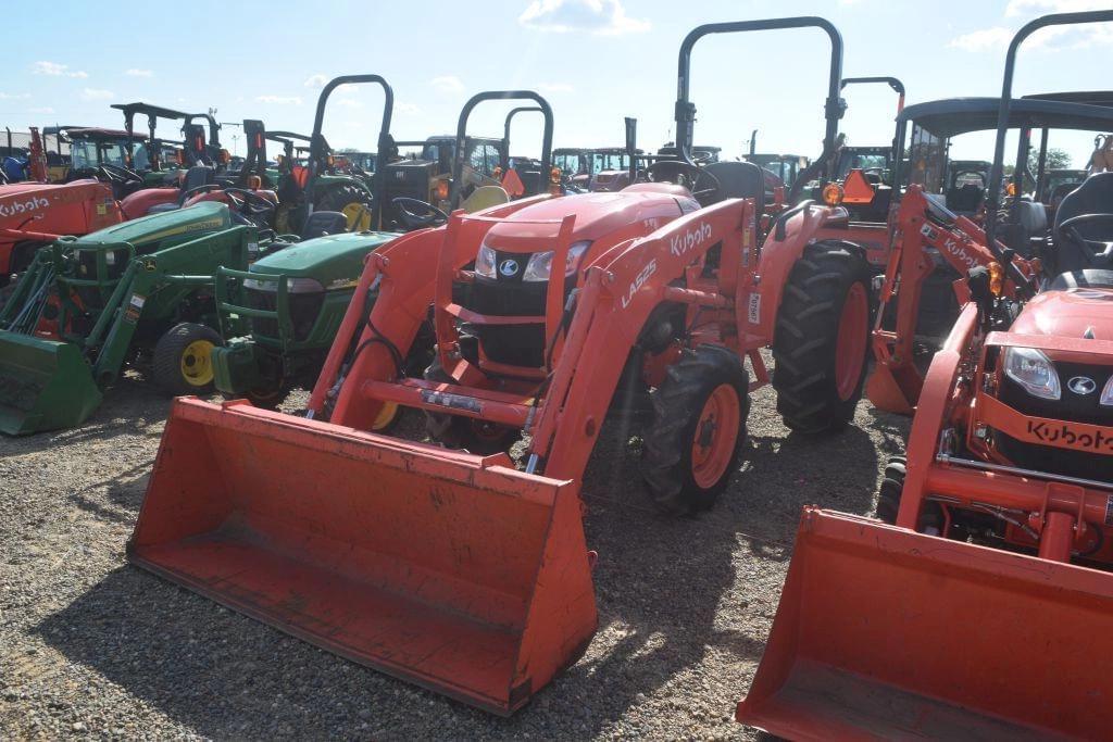 Image of Kubota L3301 Primary image