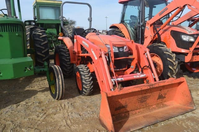 Image of Kubota L3301 equipment image 4