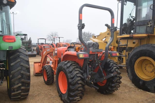 Image of Kubota L3301 equipment image 1