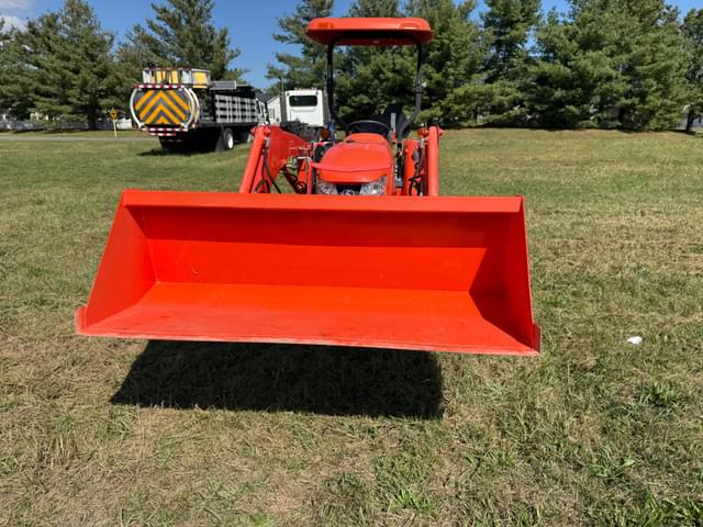 Image of Kubota L3301 equipment image 2