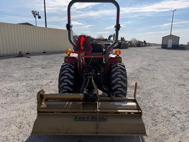 Image of Kubota L3301 equipment image 3