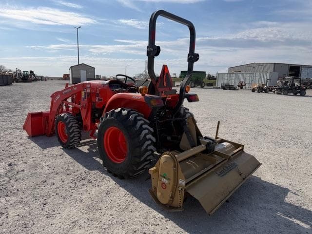 Image of Kubota L3301 equipment image 2